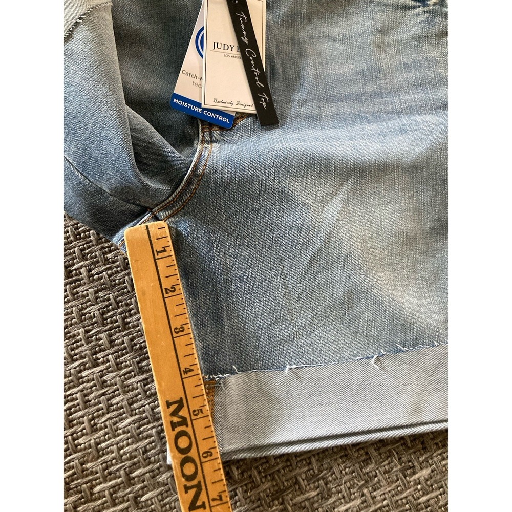 Judy Blue Shorts NWT Women's Size Large High Waist Tummy Moisture Control Denim - Picture 8 of 16